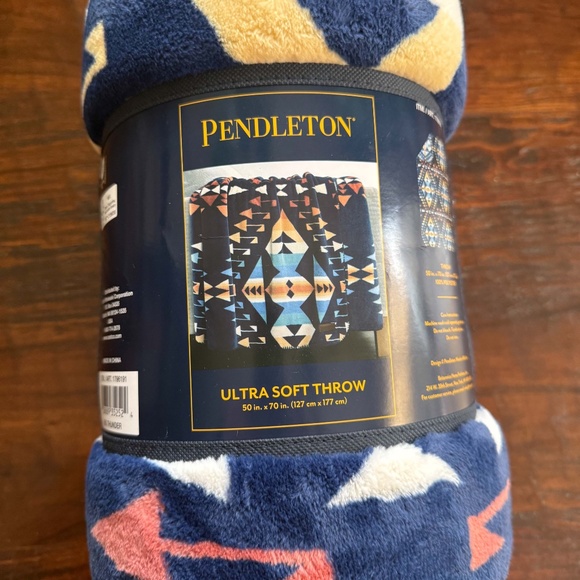 NWT Pendleton Big Thunder Navy Aztec Southwestern Geometric Fleece Throw Blanket - Picture 8 of 10
